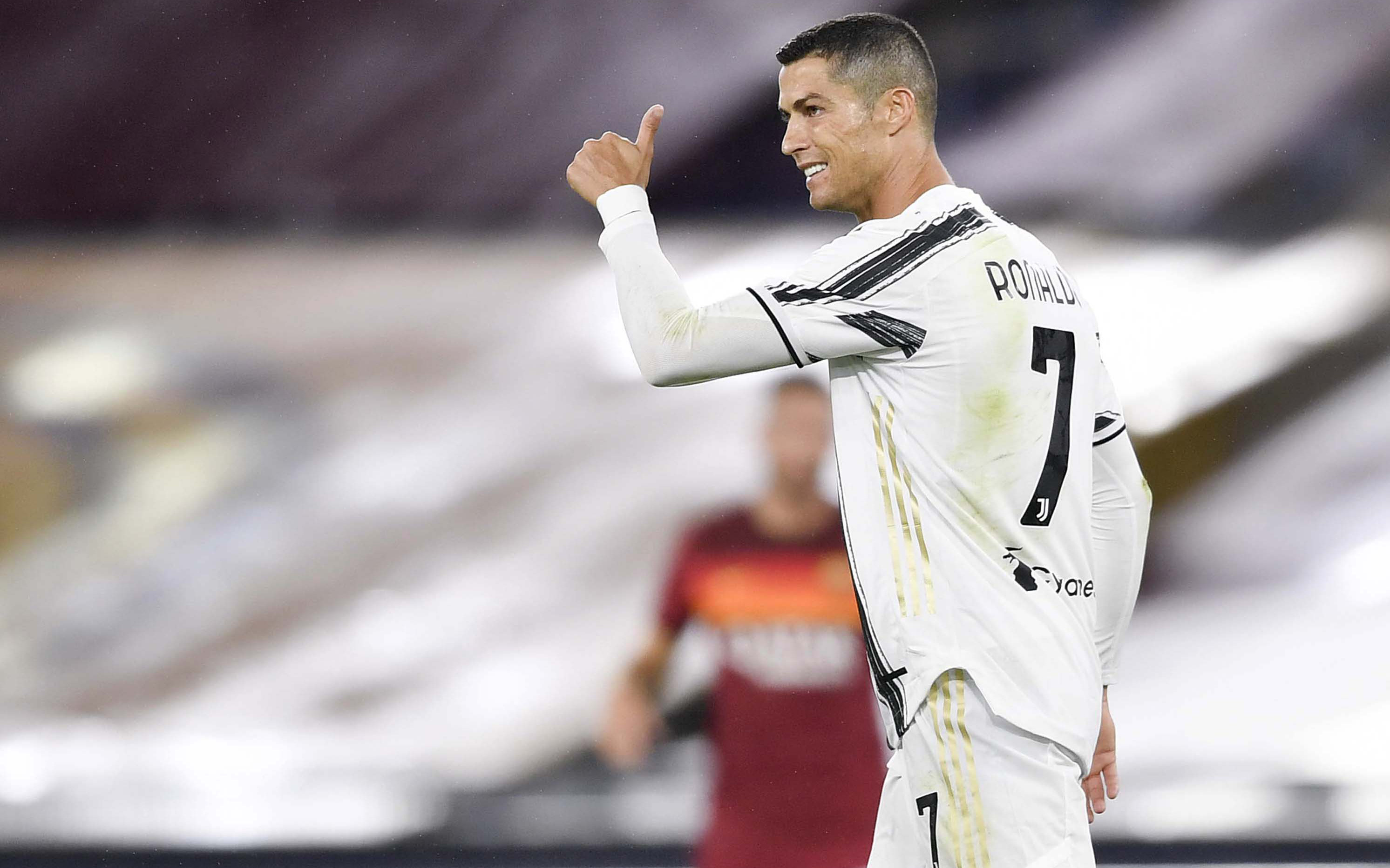 Ronaldo "hé lộ" phương pháp hồi phục thú vị sau khi nhiễm COVID-19