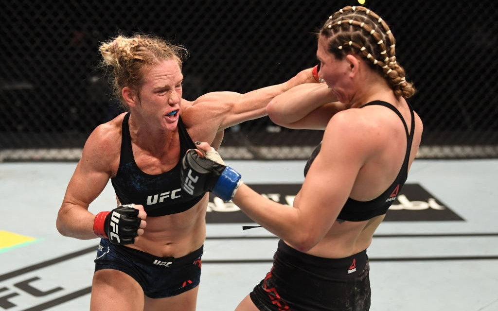 Cựu vương Holly Holm giành chiến thắng ấn tượng, sẵn sàng cho trận tranh đai tại UFC