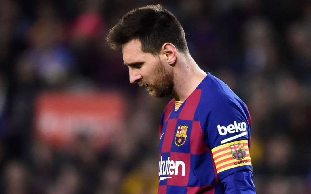 Messi nổi điên vì máy bay riêng bị 5 cán bộ chặn đầu đòi tiền thuế