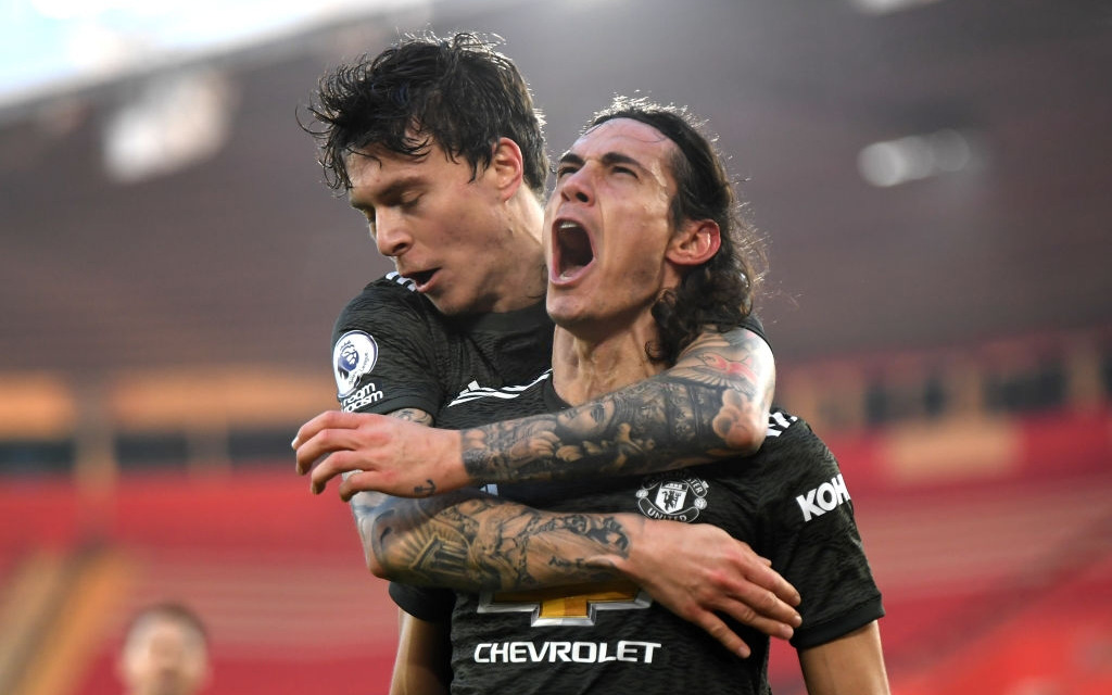 Bị dẫn 2 bàn, Man Utd vẫn thắng ngược kịch tính nhờ cú đúp của Cavani