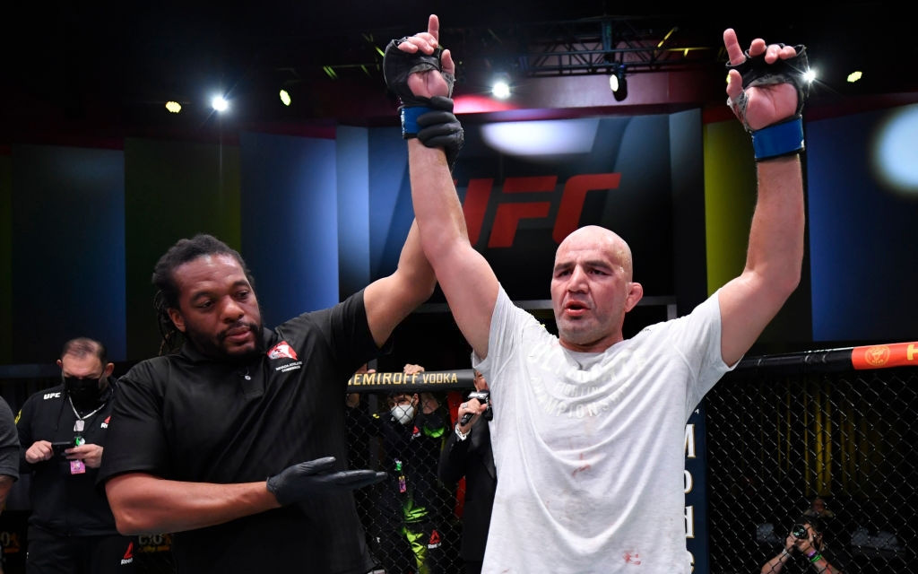 "Lão tướng" Glover Teixeira giành chiến thắng ấn tượng, đòi suất tranh đai tại UFC