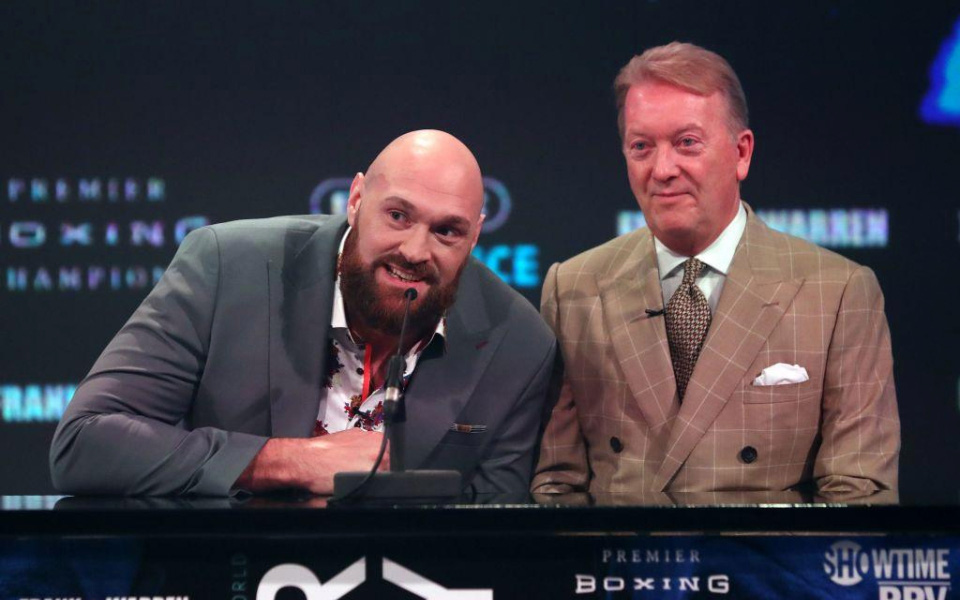 Phía Tyson Fury chất vấn Deontay Wilder: "Nếu nước bị đánh độc, tại sao buổi test chất cấm sau trận lại sạch?"