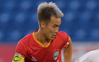 Cựu tuyển thủ Việt Nam kể bị CLB V.League tước băng đội trưởng vì "không hợp tuổi" và "phong thuỷ"
