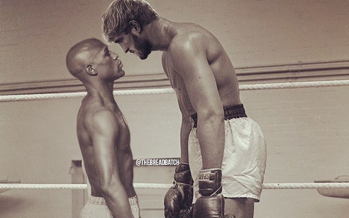 Logan Paul có động thái "cà khịa" Floyd Mayweather trước thềm trận đấu biểu diễn siêu đặc biệt