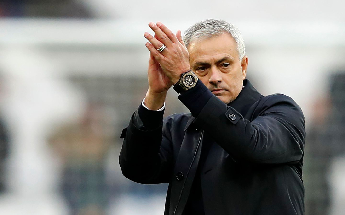 Mourinho, người chui ra từ cốp xe và tạo nên phép thuật