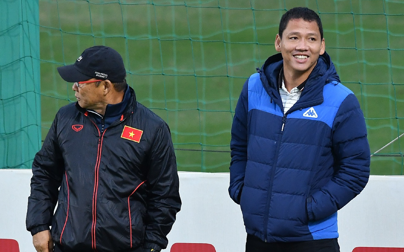 Anh Đức bất ngờ xuất hiện tại sân tập của ĐT Việt Nam, chuẩn bị trở thành "đồng nghiệp" của HLV Park 