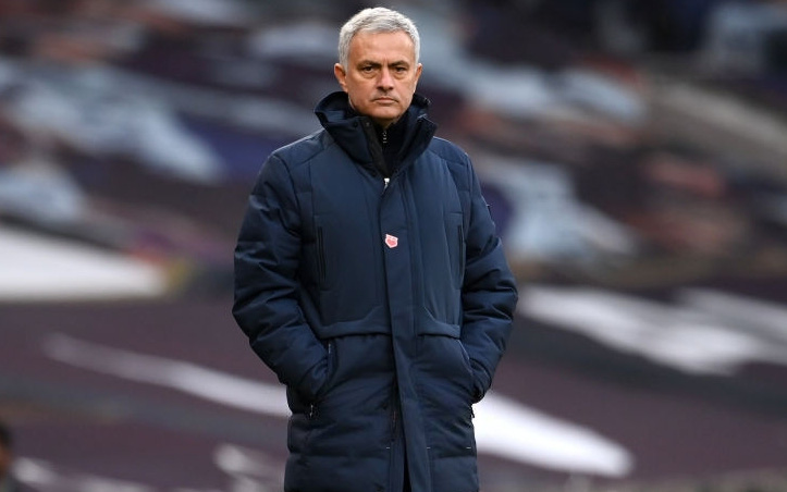 Mourinho chết lặng trên đường pitch, chứng kiến học trò mắc sai lầm tai hại khiến Tottenham thua tâm phục khẩu phục