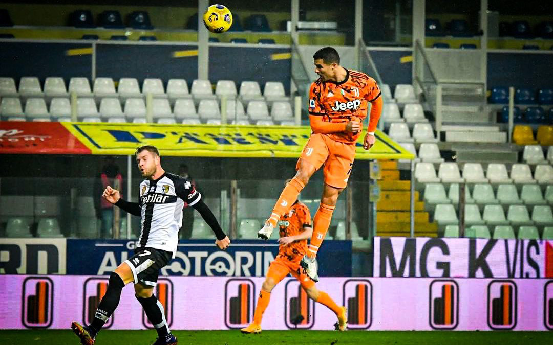 Ronaldo ghi dấu ấn trong ngày Juventus mở tiệc bàn thắng