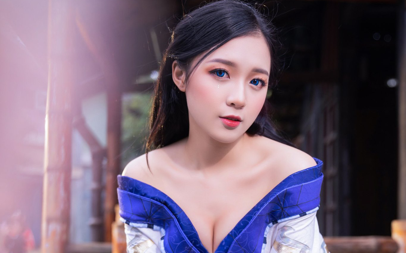 Tin Liên Quân: MC Phương Thảo hớp hồn fan bằng màn cosplay tướng Natalya