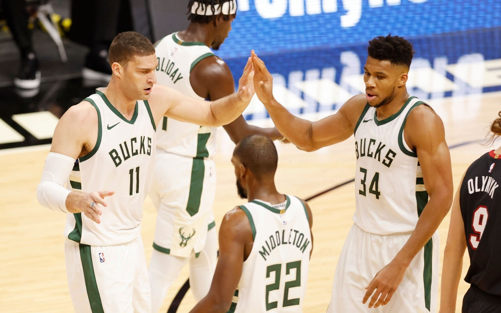 Phá kỷ lục NBA với 29 quả 3 điểm, Milwaukee Bucks dễ dàng "nghiền nát" Miami Heat