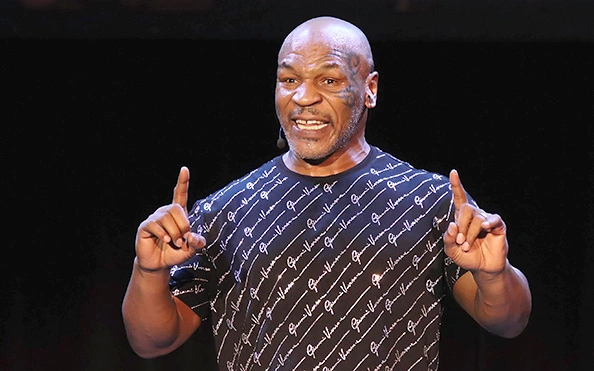 Mike Tyson khẳng định còn có đối thủ "khủng" hơn cả Evander Holyfield xếp hàng chờ thi đấu, sẽ thương thảo xong "trong tuần này" 