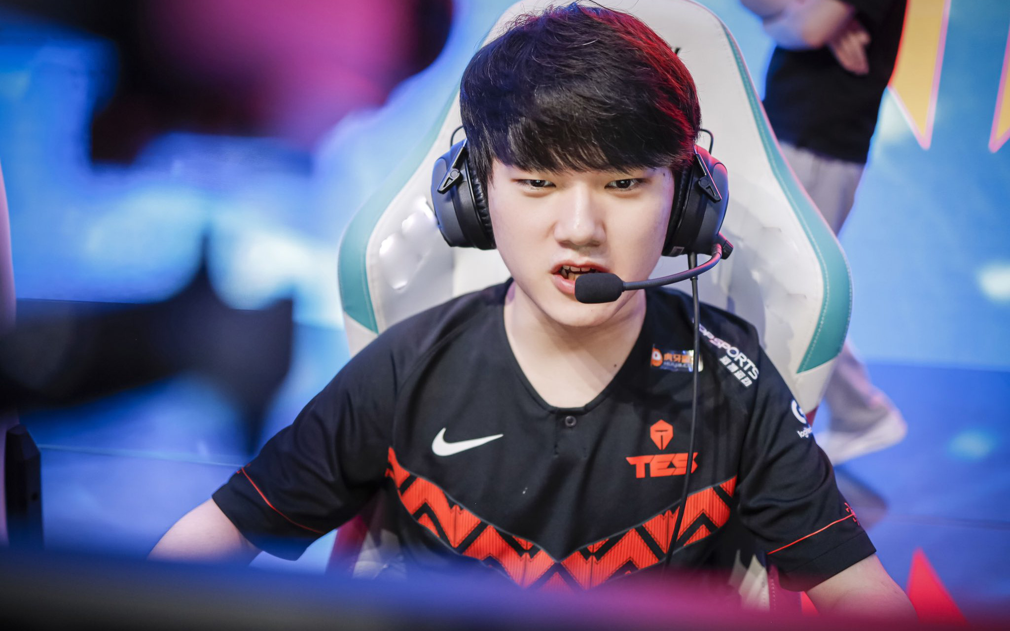 Hạ gục nhà ĐKVĐ thế giới, JackeyLove có danh hiệu đầu tiên trong màu áo TOP Esports