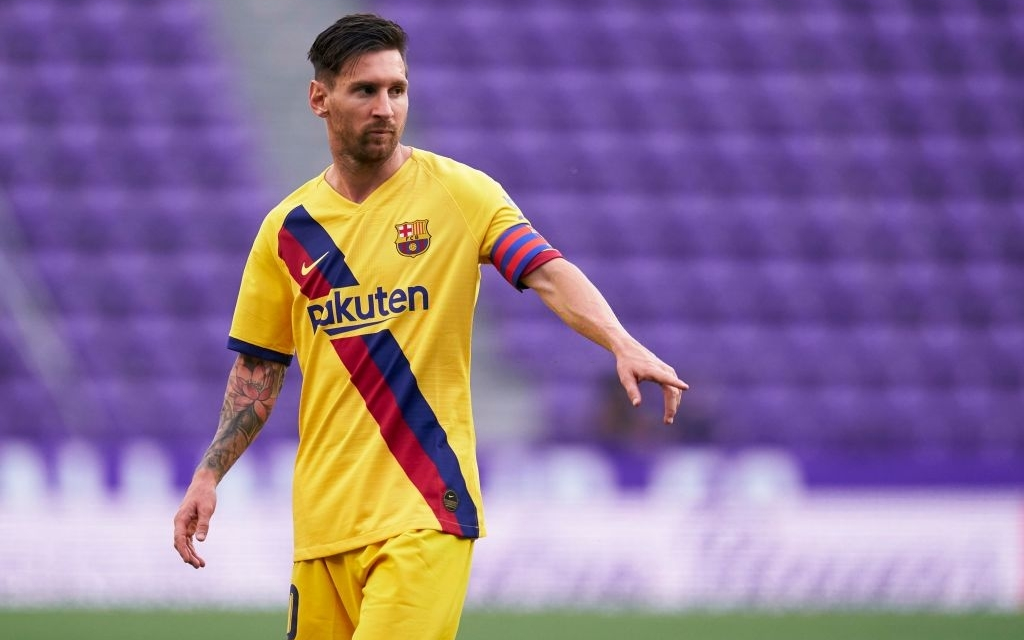 Barcelona níu giữ cơ hội vô địch mong manh bằng chiến thắng tối thiểu trước Valladolid