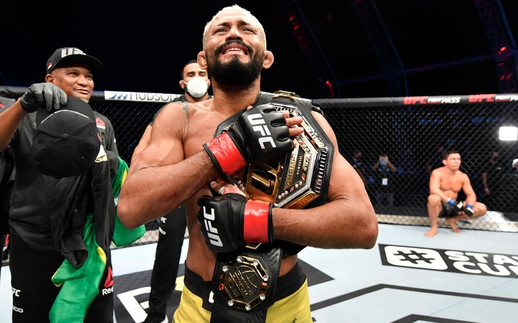 Figueiredo khóa gục Benavidez, giành về chiếc đai vô địch của UFC