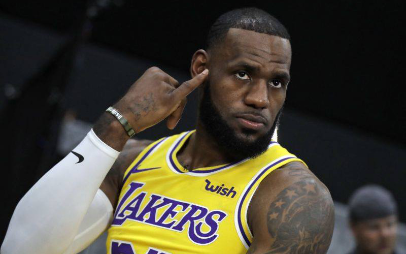 LeBron James lên tiếng đáp trả cực gắt những chỉ trích phải chịu trong suốt 15 năm thi đấu tại NBA