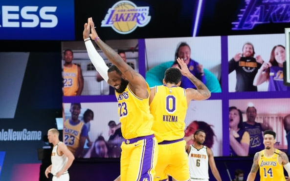 Lakers chấm dứt chuỗi trận bết bát nhờ sự xuất sắc của LeBron James và Kyle Kuzma