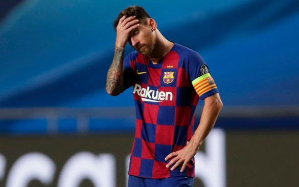 Messi ôm đầu buồn bã, thất thần chứng kiến thất bại 2-8 không thể tin nổi của Barca