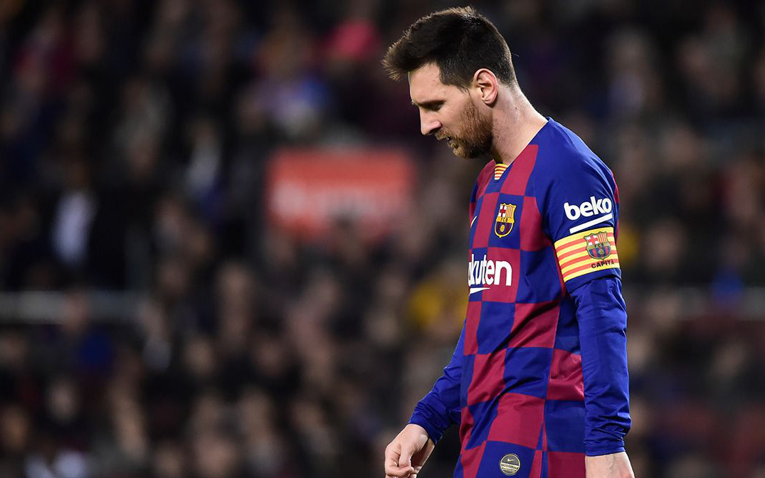 Không còn đường lui cho Lionel Messi