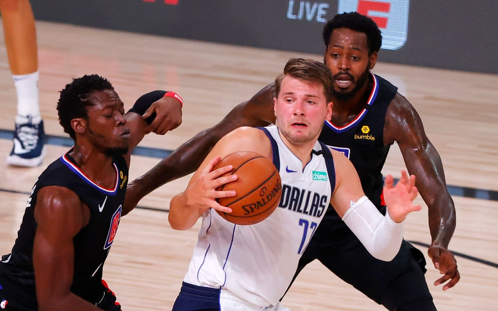 Luka Doncic "gánh team" cực mạnh nhưng vẫn không thể giúp Dallas Mavericks vượt qua Los Angeles Clippers trong ngày trọng tài có quyết định khó hiểu