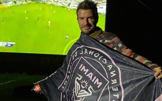 David Beckham "đầu bù tóc rối" khi ăn mừng chiến thắng lịch sử của đội nhà