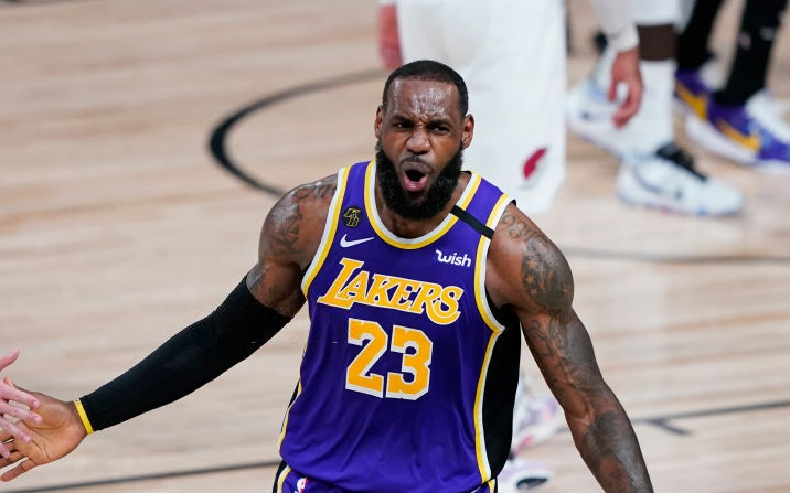 LeBron James bật Playoffs Mode, Los Angeles Lakers giành chiến thắng thuyết phục trước Portland Trail Blazers