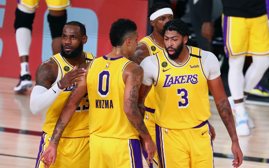 Los Angeles Lakers tiến hành tập huấn "đặc biệt" nhằm chuẩn bị cho chặng đường sắp tới tại Playoffs