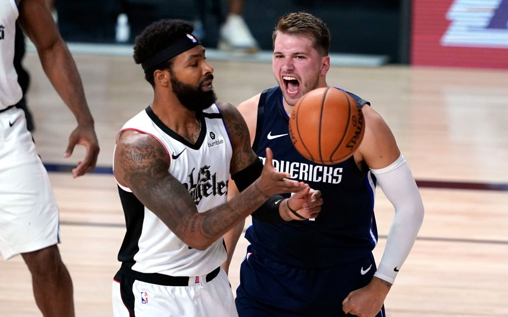 Marcus Morris "phản pháo" quyết liệt trước những ý kiến nói anh cố tình chơi xấu Luka Doncic