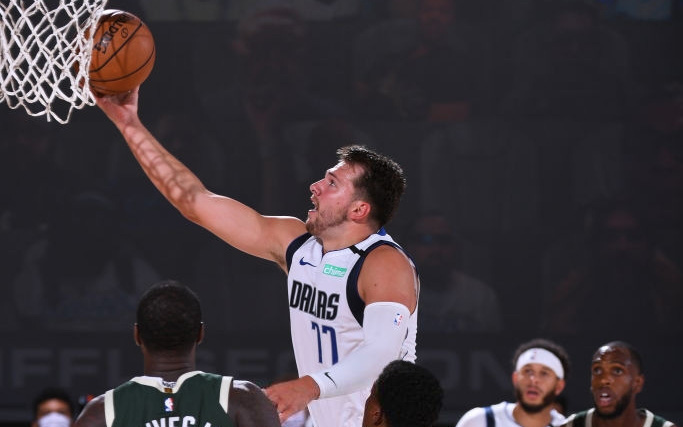 Luka Doncic "toả sáng" với trận đấu để đời, giúp Dallas Mavericks vượt qua Milwaukee Bucks ở hiệp phụ