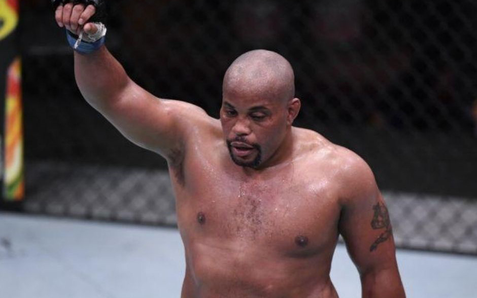 Daniel Cormier chính thức tuyên bố giải nghệ sau hơn một thập kỷ thi đấu chuyên nghiệp