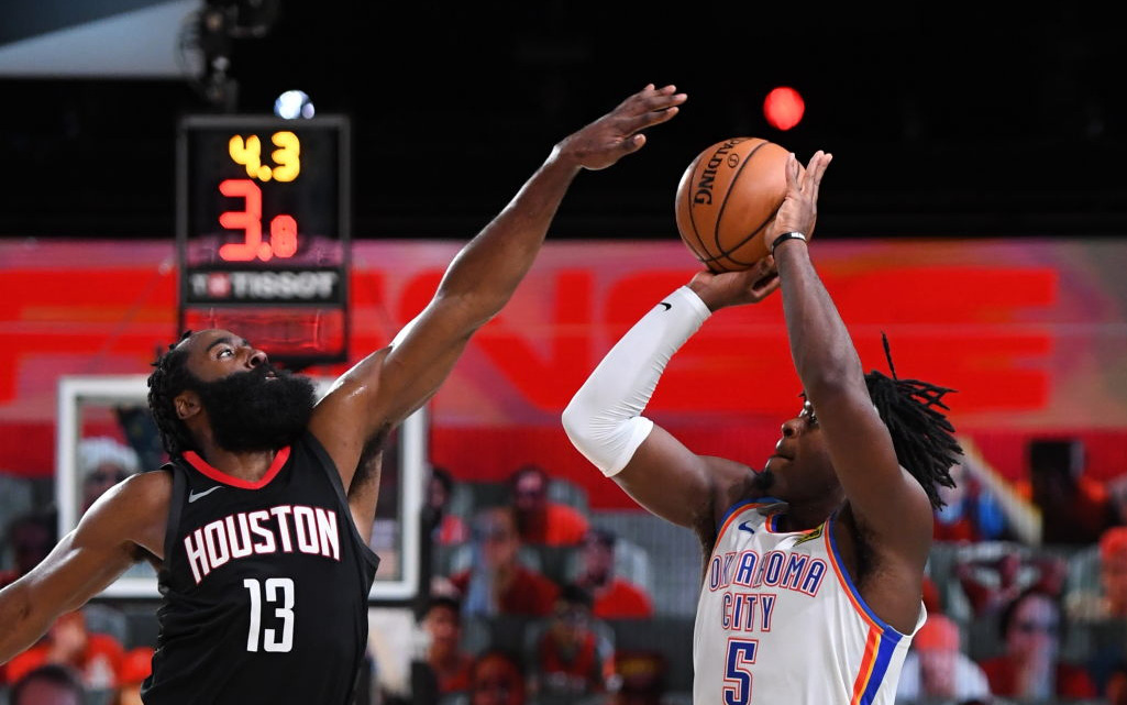 James Harden tỏa sáng với pha block đẳng cấp, đưa Houston Rockets vượt qua Oklahoma City Thunder sau trận cầu nghẹt thở