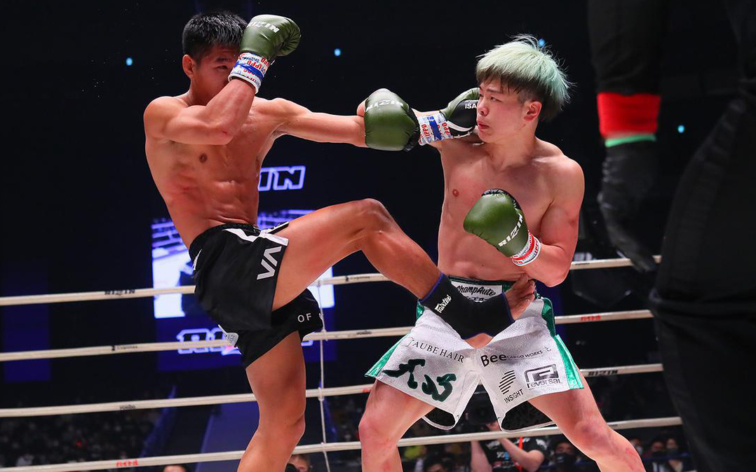 Tài năng trẻ Tenshin Nasukawa đánh bại nhà vô địch Muay, nâng thành tích toàn thắng lên con số 40