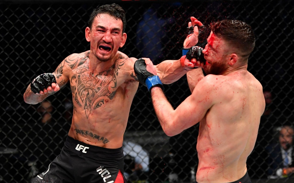 Max Holloway "hủy diệt" Calvin Kattar trong ngày tạo nên kỷ lục chưa từng có trong lịch sử UFC