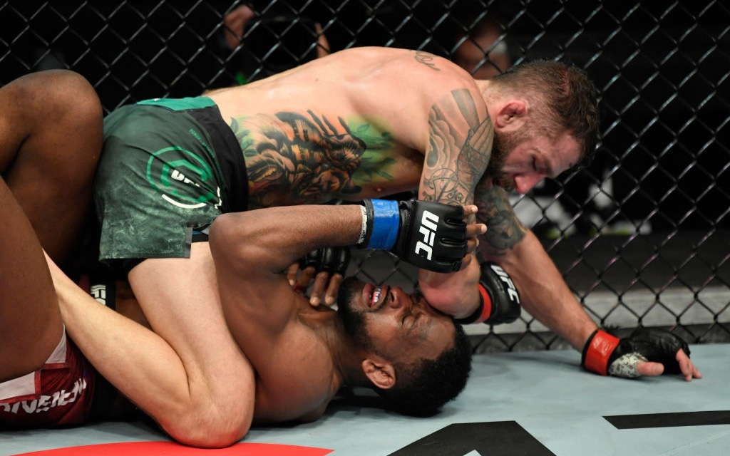 Michael Chiesa đánh bại Neil Magny sau 5 hiệp, gọi tên Colby Covington cho lần thượng đài kế tiếp