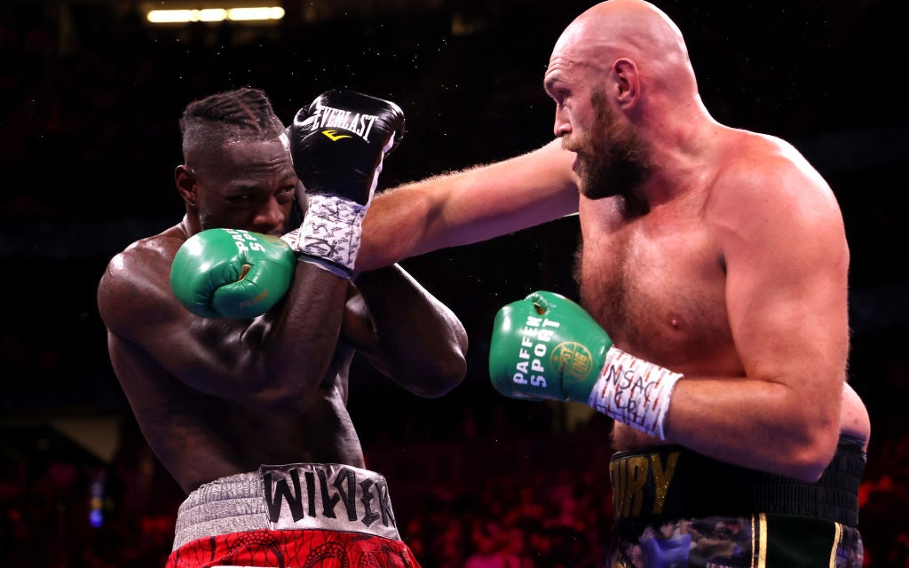 Tiết lộ thống kê và bảng điểm trận Tyson Fury vs Deontay Wilder: Chiến thắng xứng đáng cho &quot;Gypsy King&quot;