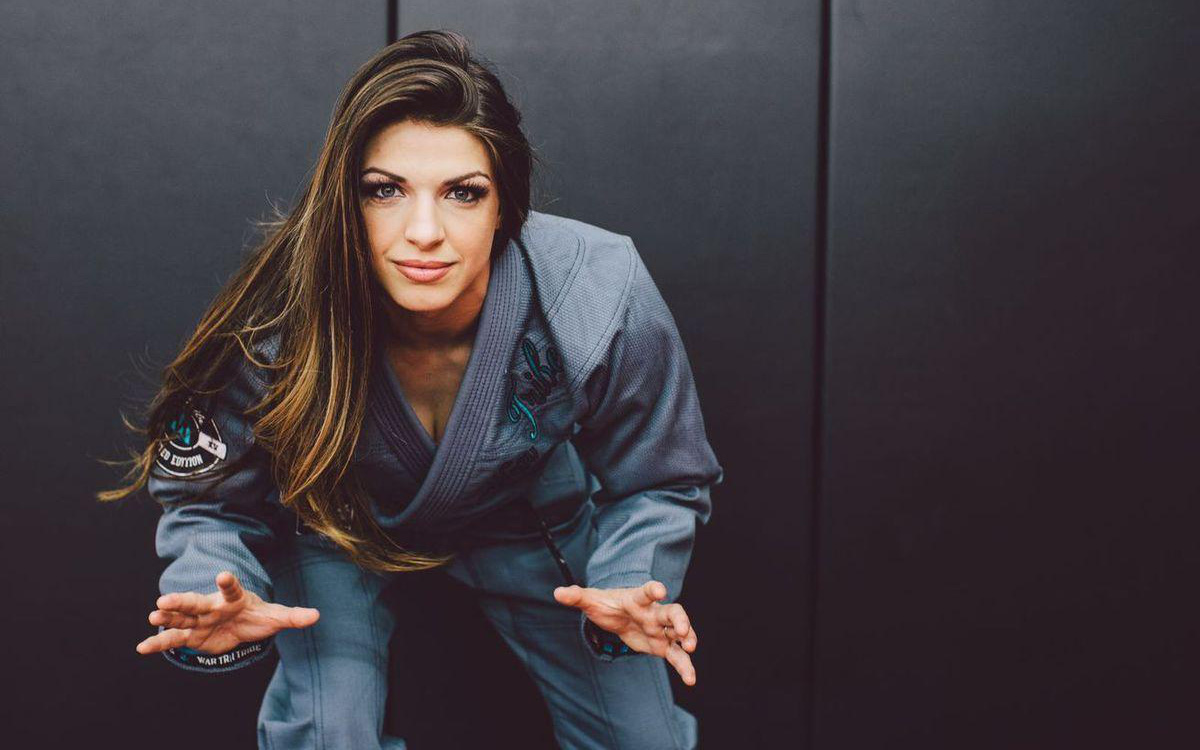 Mỹ nhân làng võ Mackenzie Dern: Thông báo có bầu khiến tôi mất 50 nghìn lượt theo dõi