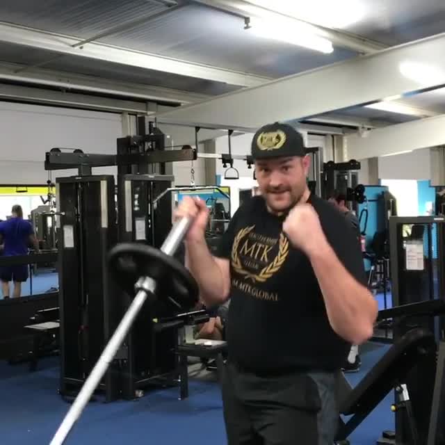 Tyson Fury và hành trình lột xác ngoạn mục từ bệnh nhân trầm cảm nặng 180kg tới tay đấm số 1 thế giới - Ảnh 4.