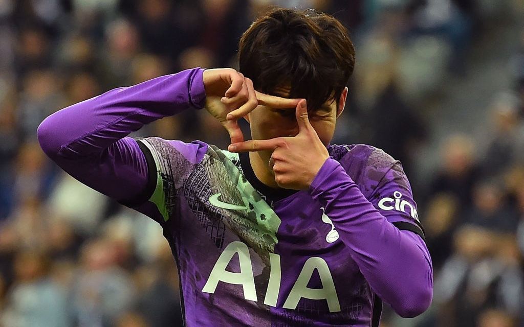 Newcastle 2-3 Tottenham: Kane-Son lên tiếng, Tottenham dễ dàng vượt qua Newcastle