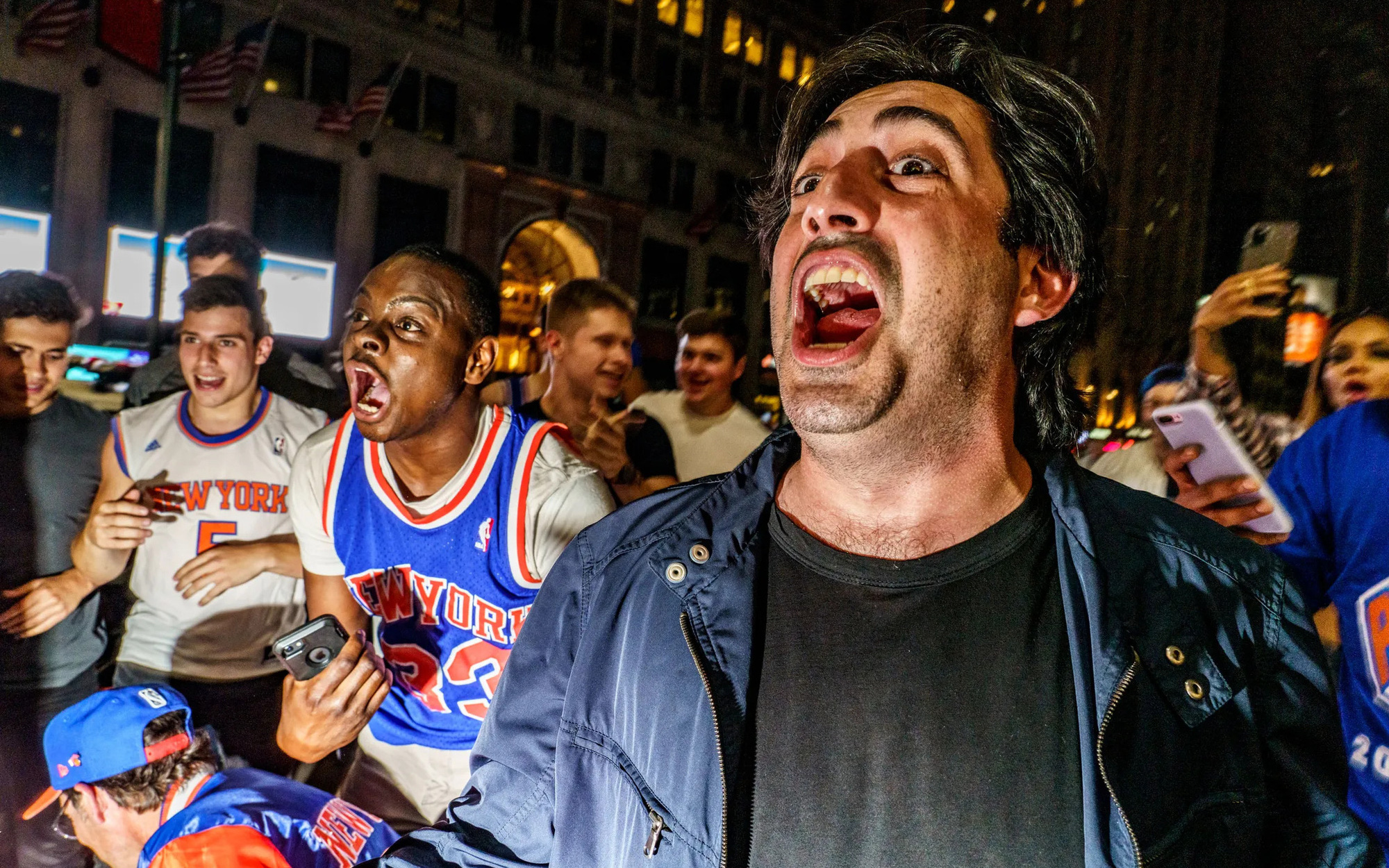 Người hâm mộ New York Knicks: Đáng thương hay đáng ghét?