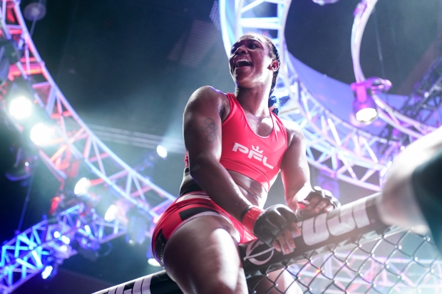 Nữ tay đấm số 1 thế giới Claressa Shields thách đấu Jake Paul, tuyên bố chỉ cần dùng một tay - Ảnh 1.