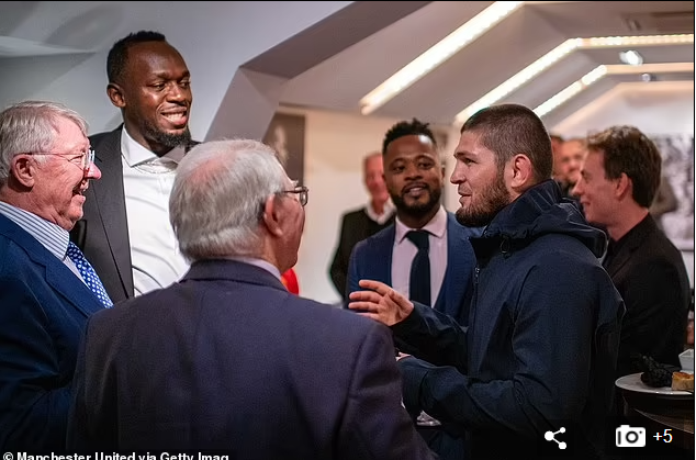 Huyền thoại Khabib từ chối lời mời rượu của Sir Alex vì sợ sẽ đấm mọi người xung quanh - Ảnh 1.