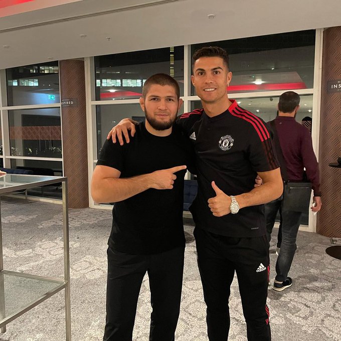 Ronaldo chạm trán cực "căng" với võ sĩ huyền thoại Khabib, đòi vật nhà vô địch bất bại UFC - Ảnh 3.