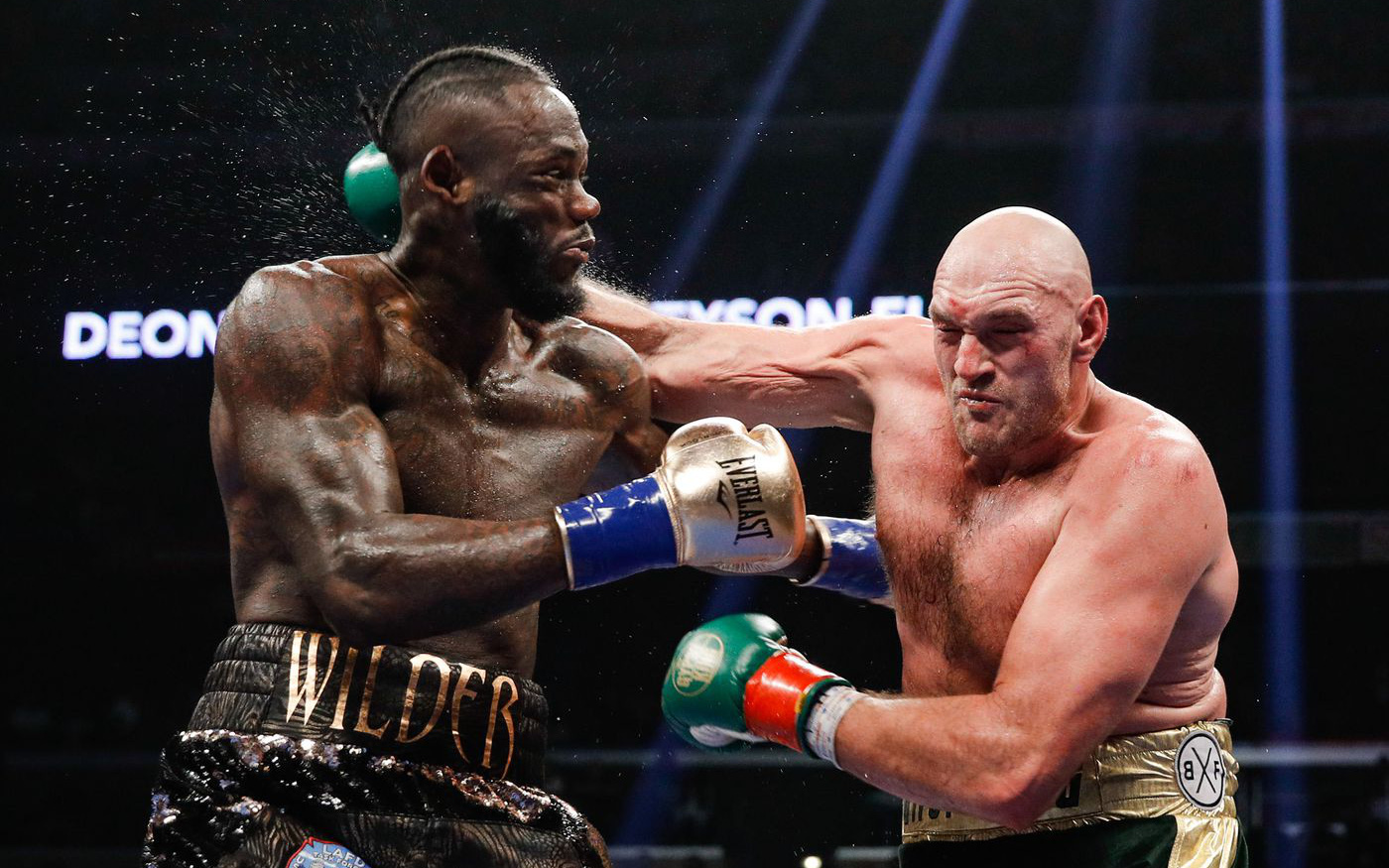 Hé lộ khoản tiền khổng lồ Tyson Fury và Deontay Wilder kiếm được ở trận thứ 3: Đã xuất hiện sự chênh lệch