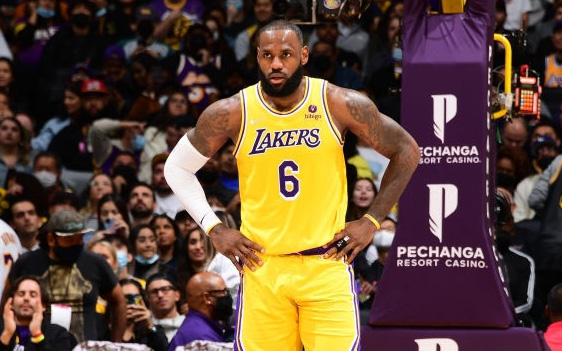 Los Angeles Lakers cần một LeBron James khỏe mạnh ở Regular Season