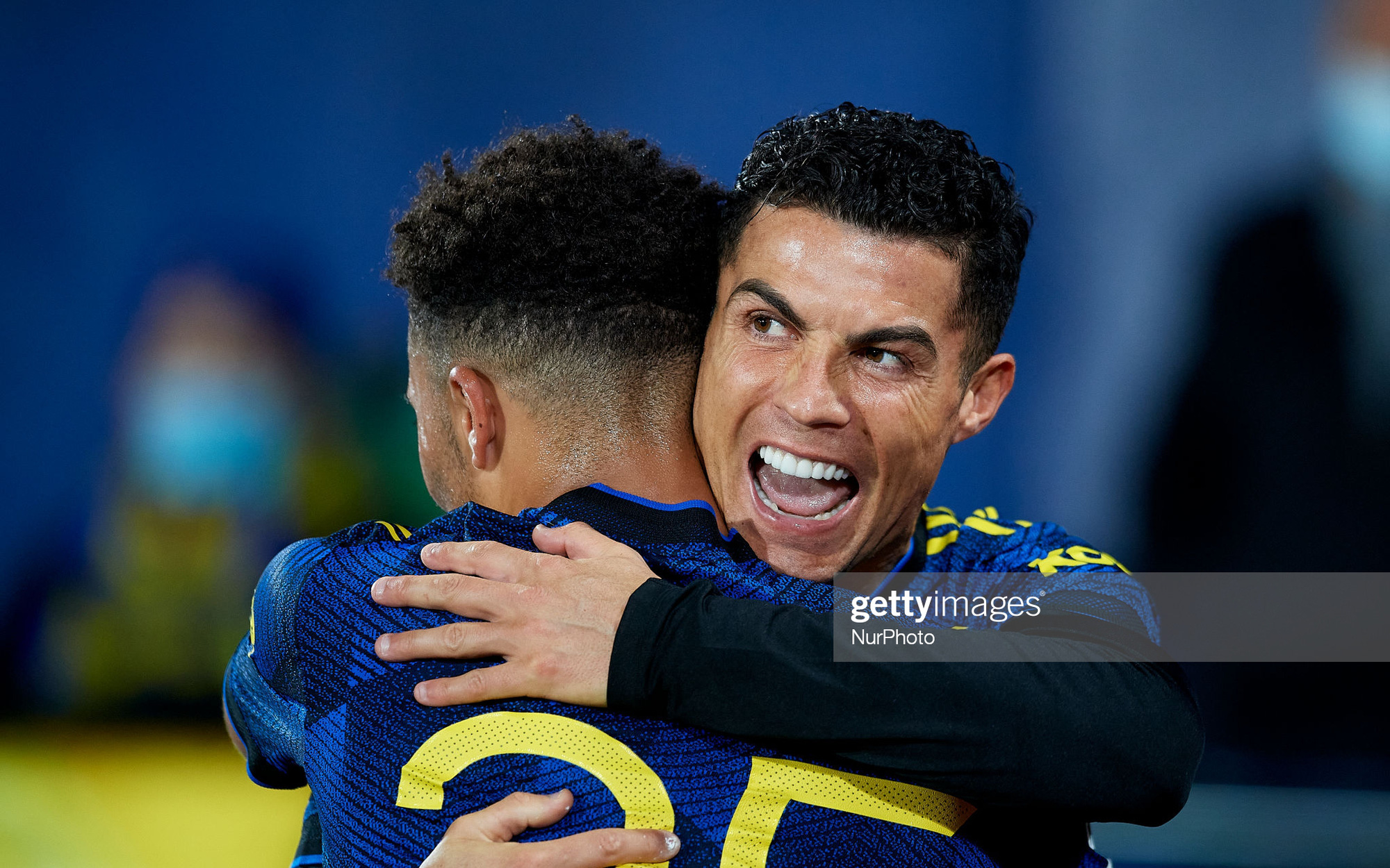 Ronaldo phối hợp tuyệt vời, góp công lớn vào bàn thắng 2-0 của MU