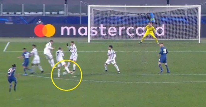 Lộ video Ronaldo và đồng đội cãi nhau "như mổ bò" ở Juventus - Ảnh 2.