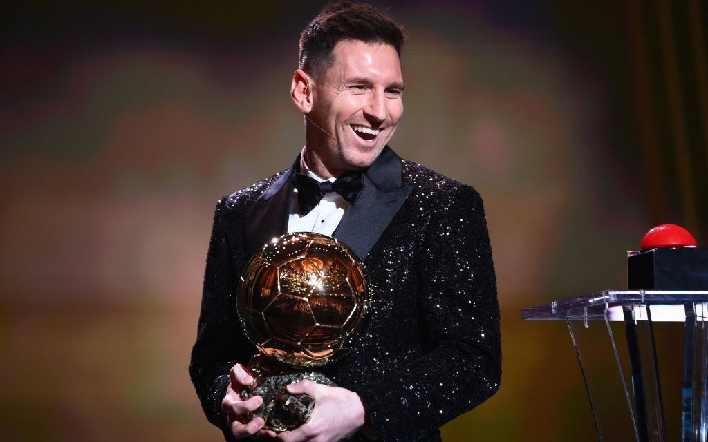 Những hình ảnh đẹp nhất về Quả bóng vàng thứ bảy của Messi