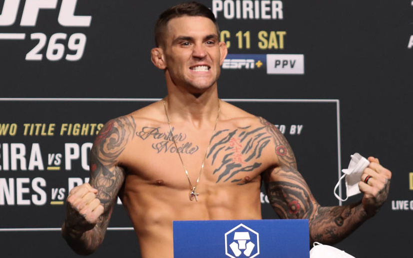 Charles Oliveira và Dustin Poirier hoàn tất buổi cân trọng lượng, sẵn sàng cho trận đại chiến tại UFC 269