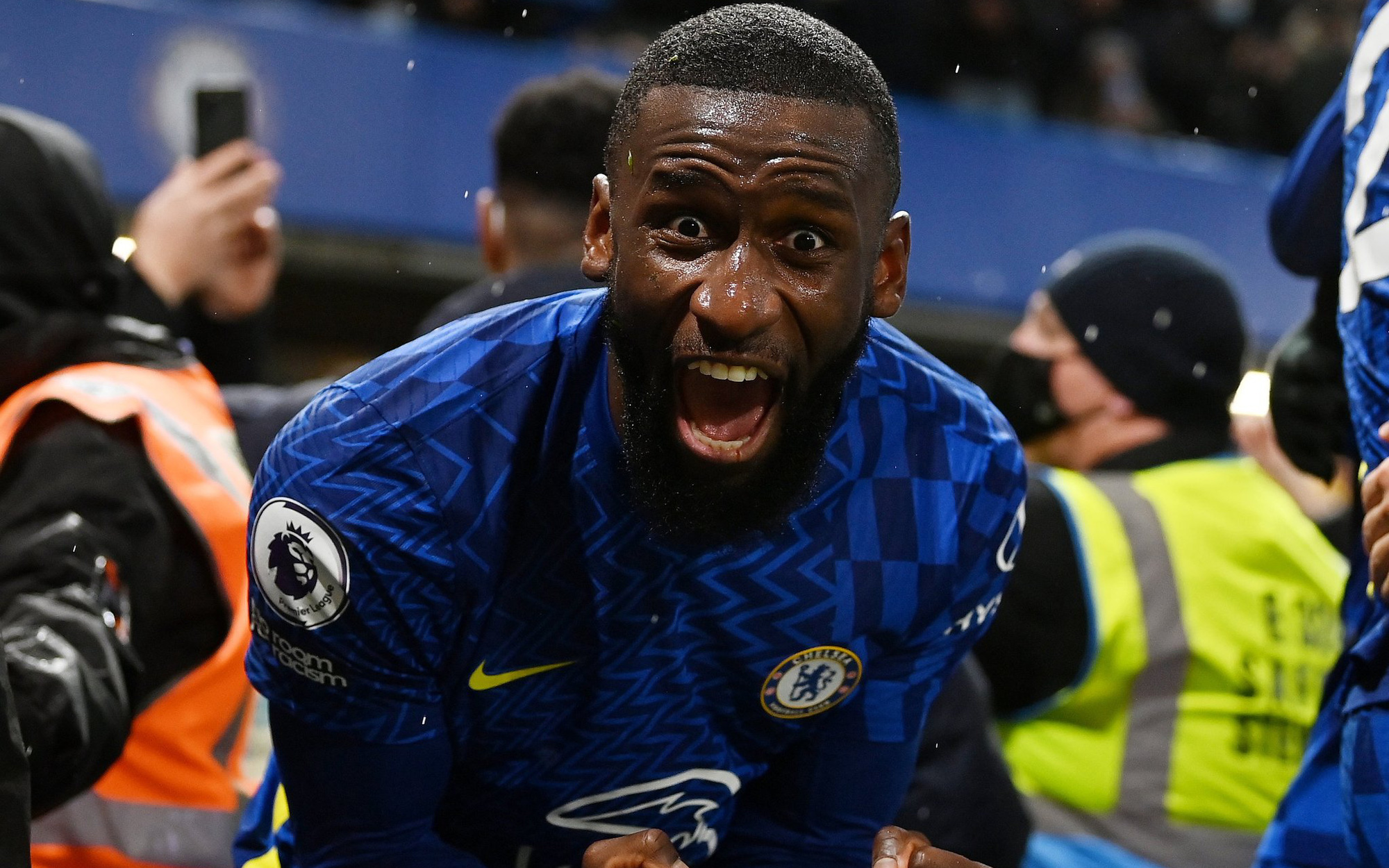 Ruediger &quot;câu&quot; 2 quả phạt đền giúp Chelsea giành 3 điểm kịch tính trước Leeds