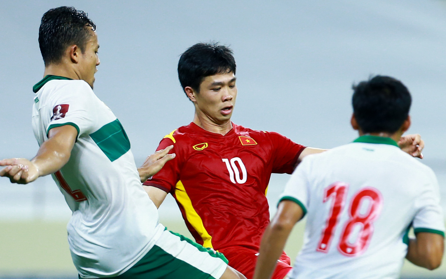 HLV Malaysia chỉ cách giúp Indonesia đánh bại tuyển Việt Nam