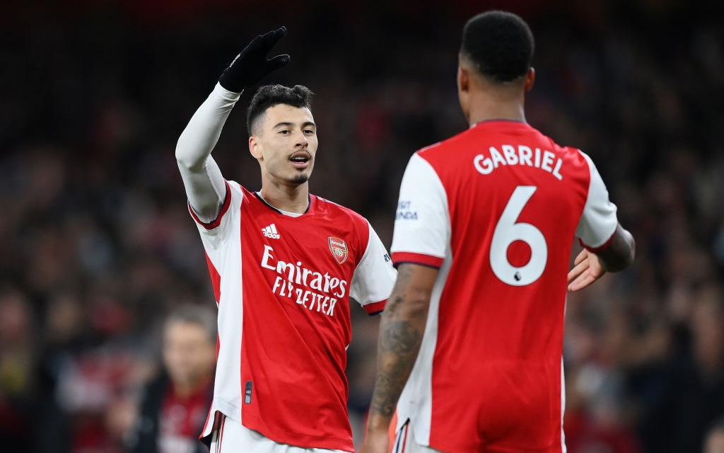 Sao trẻ thay nhau tỏa sáng, Arsenal thắng dễ West Ham để vào top 4